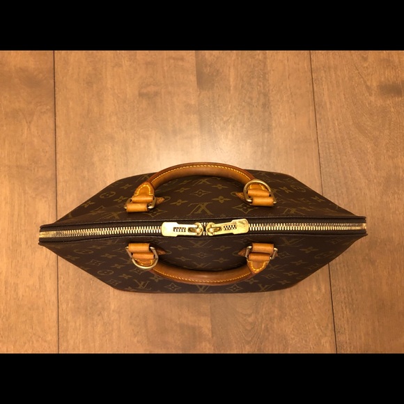 Authentic Louis Vuitton Alma Handbag - Picture 13 of 15